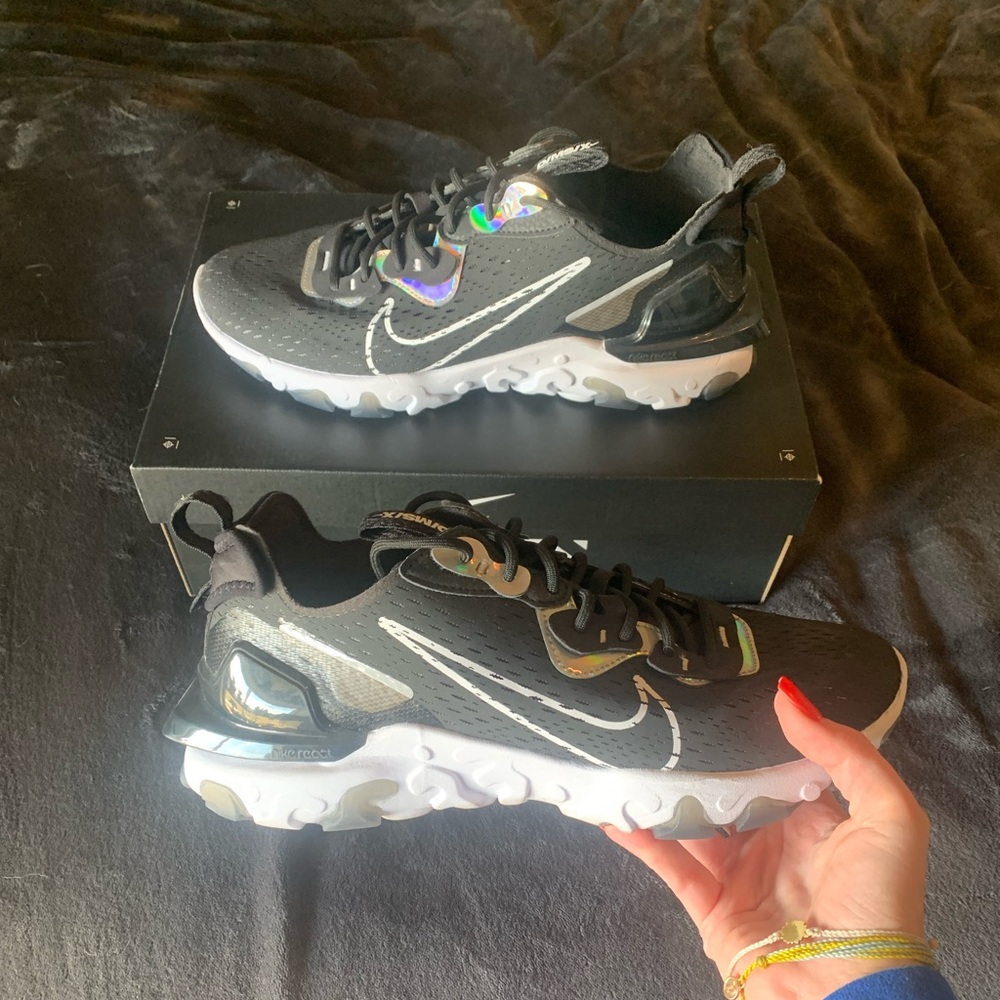 WOMEN’S NIKE NSW REACT VISION ESS size:10.5!! great condition!! Original box!! - Picture 1 of 5